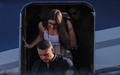 Flávio Bolsonaro divulga carta golpista após chegar aos EUA e é rechaçado pelo TSE e até por aliados