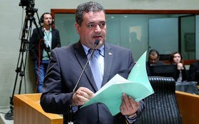ALES ATENDE REIVINDICAÇÃO DO SINDIPOL E DO DEPUTADO SANDRO LOCUTOR: Aprovada lei que concede insalubridade a todos os servidores lotados na Superintendência de Polícia Técnico-Científica do Espírito S