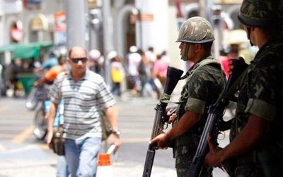 Greve na Polícia Militar da Bahia obriga governo federal a implantar o que o Blog do Elimar Côrtes antecipou em fevereiro: Sem policiamento, Salvador ganha Garantia da Lei e da Ordem