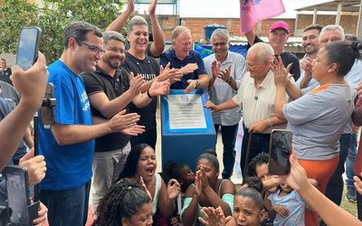 Governo do Estado inaugura reforma de quadra em Cachoeiro de Itapemirim