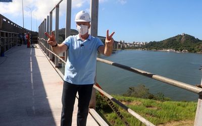 “ESSA OBRA SERÁ UM MARCO DE ENGENHARIA NO BRASIL”, AFIRMA CASAGRANDE: Construção da Ciclovia da Vida na 3ª Ponte avança e começa a ser executada sobre o mar
