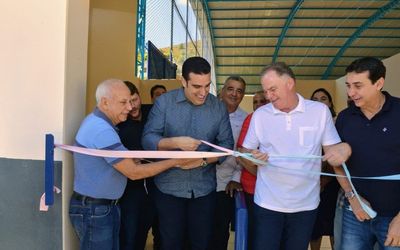 Diferente de Hartung, Casagrande inaugura obra em João Neiva e garante que seu governo trabalha sem reclamar da crise