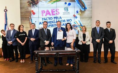 Governo faz repactuação do Paes, chega aos 78 municípios capixabas e vai reformar 100 creches