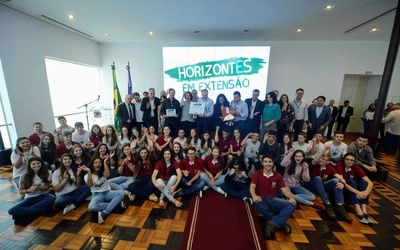 Governador se emociona no encerramento do Projeto HorizontES em Extensão