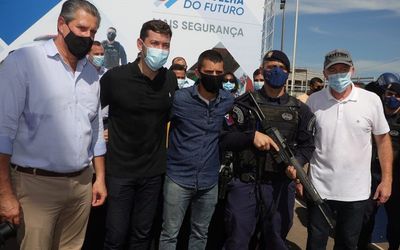 Casagrande investe na infraestrutura urbana e faz doação de armas de fogo para a Guarda Municipal de Vila Velha