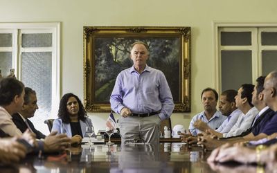 Depois de paralisadas no governo Hartung, obras do Kleber Andrade vão ser concluídas por Casagrande