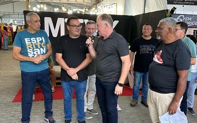 Governador visita feira Liquida Goiabeiras e elogia iniciativa de moradores e comerciantes