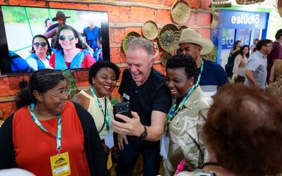No primeiro dia de campanha para o Senado, Renato Casagrande visita a RuralturES e defende avanços no turismo e no agro capixaba