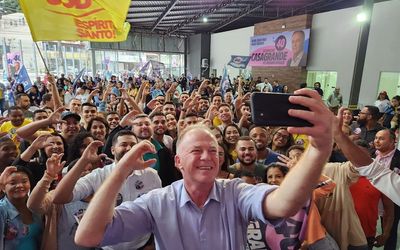 Casagrande é o primeiro candidato a assinar compromisso de políticas públicas para juventudes