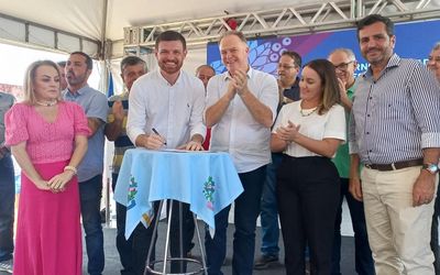 GOVERNADOR ANUNCIA PACOTE DE OBRAS DE R$ 23 MILHÕES PARA SÃO JOSÉ DO CALÇADO: Cesan fará serviços de coleta e tratamento de esgoto