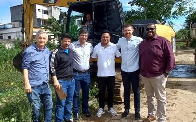 Cesan e Prefeitura de Guarapari iniciam limpeza do Rio Meaípe