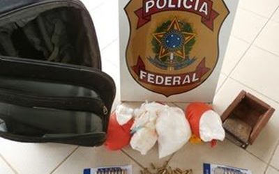Polícia Federal encontra quatro quilos de cocaína enterrados na areia de Guriri