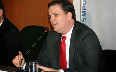 Telefones e correspondências eletrônicas de dirigentes da Federação Nacional dos Policiais Federais são grampeados, denuncia Fenapef