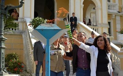 Acendimento do Fogo Simbólico dá início a atividades da Semana da Pátria no Espírito Santo