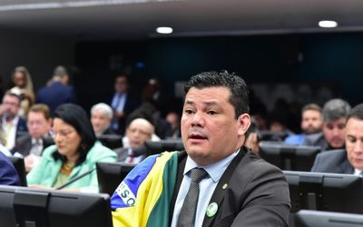 O fim de um ‘político’ que interpreta diversos personagens e adora atacar as mulheres