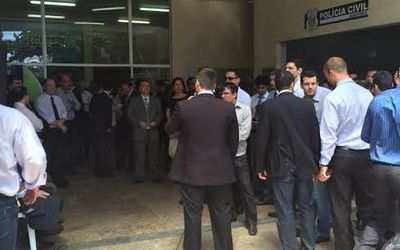 Delegados vão entregar cargos se governo não apresentar proposta concreta até o dia 28 de março