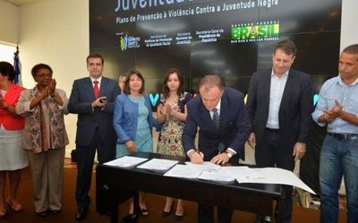Renato Casagrande lança plano de combate a violência contra juventude negra no Espírito Santo