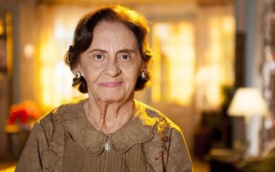 Morre Dona Laura Cardoso, a gigante da dramaturgia brasileira, aos 98 anos 