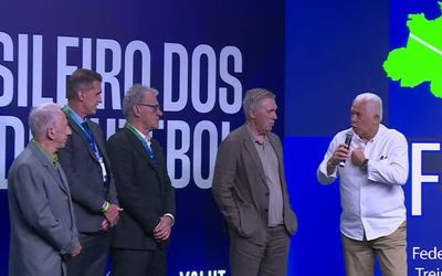 Deselegantes, invejosos e xenófobos, Leão e Oswaldo de Oliveira detonam técnicos estrangeiros diante de Ancelotti