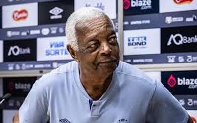 Lima, bicampeão mundial pelo Santos, morre aos 83 anos