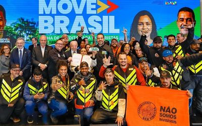 Lula lança crédito para motoristas de aplicativo e taxistas comprarem carro novo com juros mais baixos