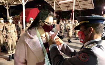 Procuradora-geral de Justiça recebe homenagem do Corpo de Bombeiros