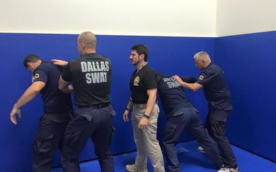 Senador capixaba é agraciado com o título ‘Doutor Honoris Causa em Artes Marciais’ concedido por Universidade dos EUA