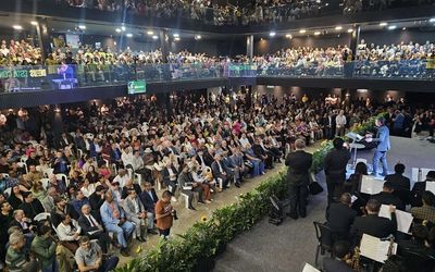 Mais de 3 mil pessoas participam do culto pelo aniversário do deputado federal Messias Donato