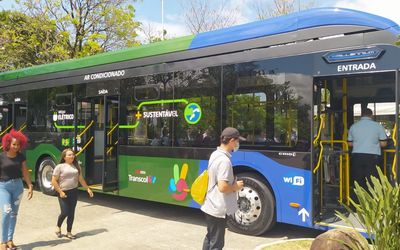Governo capixaba investe em transporte coletivo e Transcol recebe primeiro ônibus elétrico