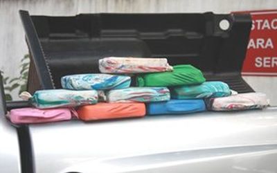 Boliviano é preso pela Polícia Federal com 15 quilos de cocaína na Curva da Jurema