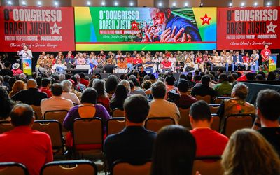 Para reeleger Lula, PT aprova manifesto com acenos ao centro e defesa de reformas do Judiciário e do sistema político