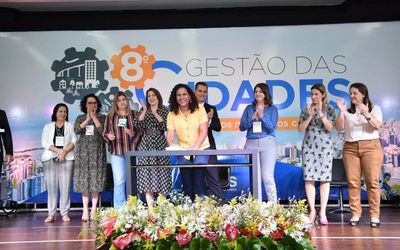 Governo e Amunes assinam termo de cooperação do Pacto Estadual pelo Enfrentamento à Violência contra as Mulheres