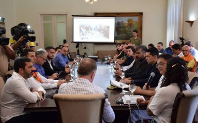 FAB vai acompanhar presença de óleo no litoral capixaba, diz comandante do 1º Distrito Naval