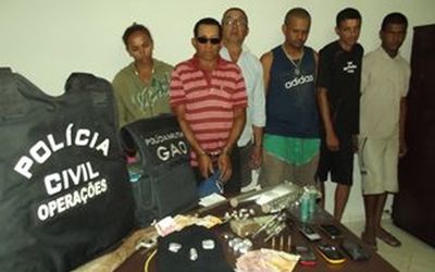 Polícias Militar e Civil realizam "Operação Natal  Seguro" em Pedro Canário