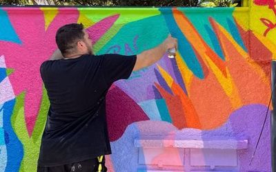 Centro de Vitória ganha mural para celebrar a história portuária