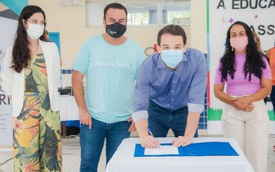 Prefeito de Vitória assina Ordem de Serviço para reforma na parte elétrica da Emef Juscelino Kubitschek