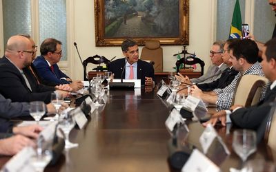 Novo governador realiza primeira reunião do Estado Presente com gestores da Segurança Pública