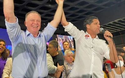 Sindepes e Adepol parabenizam governador Casagrande por sua reeleição