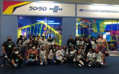 Alunos da Serra participam de feira de empreendedorismo na cidade