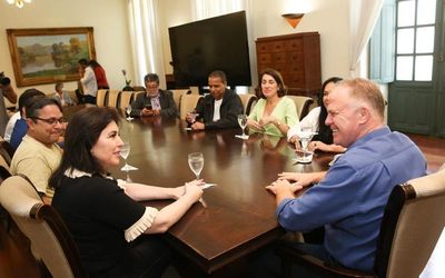 Pré-candidata à Presidência da República, senadora do MDB declara apoio à reeleição de Casagrande