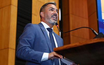 Tyago Hoffmann retorna à Assembleia Legislativa após 15 meses à frente da Saúde do Espírito Santo