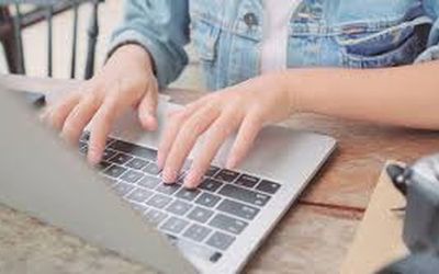 Pesquisa realizada por doutorando da Ufes indica que 1 a cada quatro adolescentes da Grande Vitória é dependente de internet