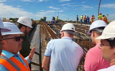 Governo avança obras do viaduto de Carapina e entrega novos ônibus do Transcol
