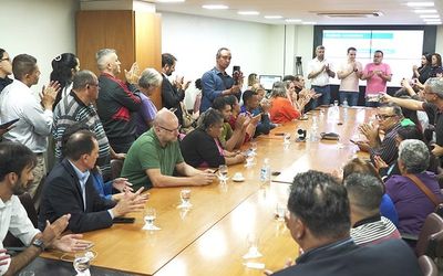 Prefeitura e Câmara de Vitória anunciam reajuste salarial de 7% para os servidores