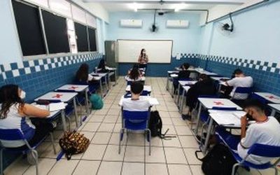 Profissionais da Rede Municipal de Ensino de Vitória recebem progressão em suas carreiras