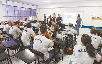 Polícia do Rio vai ter tropa para abordagem a homossexuais