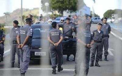 AS DIFERENÇAS DA "GREVE" DOS POLICIAIS HÁ 14 ANOS ATRÁS COM O MOVIMENTO DE HOJE: Militares suspenderam aquartelamento em 2003 para dar voto de confiança ao governo e foram anistiados por  Paulo Hartun