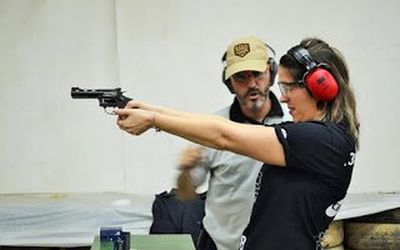 Aspomires sedia demonstração técnica de uso responsável de armas da Taurus