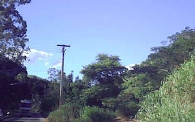 Flagrantes de imprudência criminosa em estrada estadual no Espírito Santo