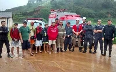 O relato do militar que ajudou a resgatar e a salvar a vida de sete jovens em cachoeira no Espírito Santo